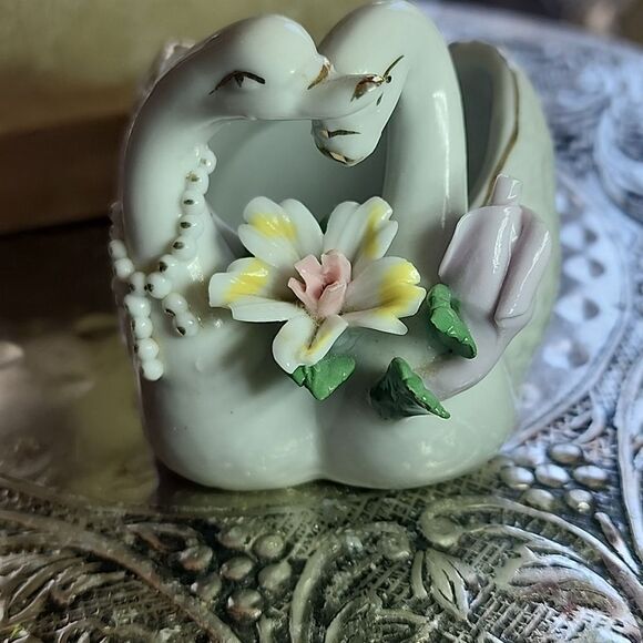 Lovely Vintage Swan Couple Trinket Dish Coquette - Picture 1 of 11